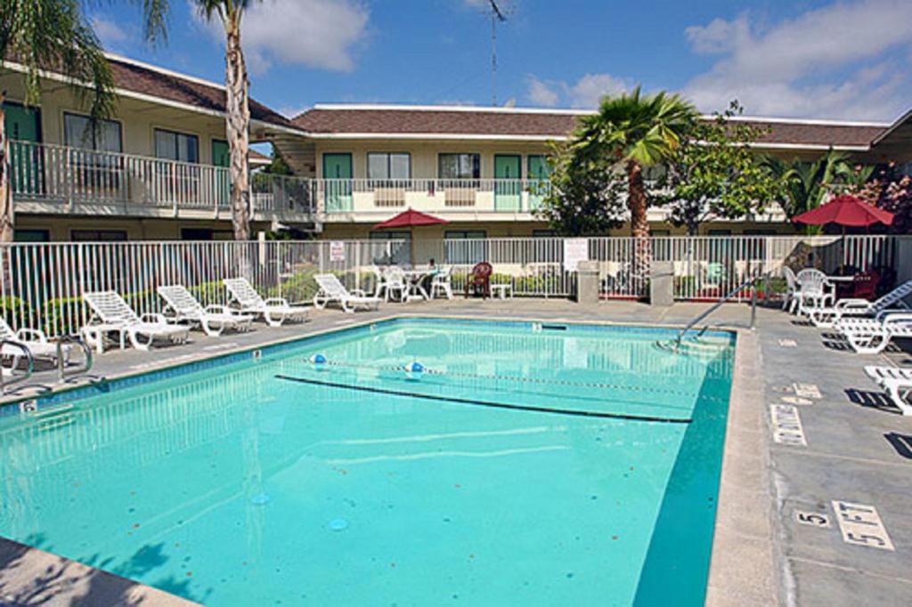 Motel 6 Vallejo - Maritime North Экстерьер фото