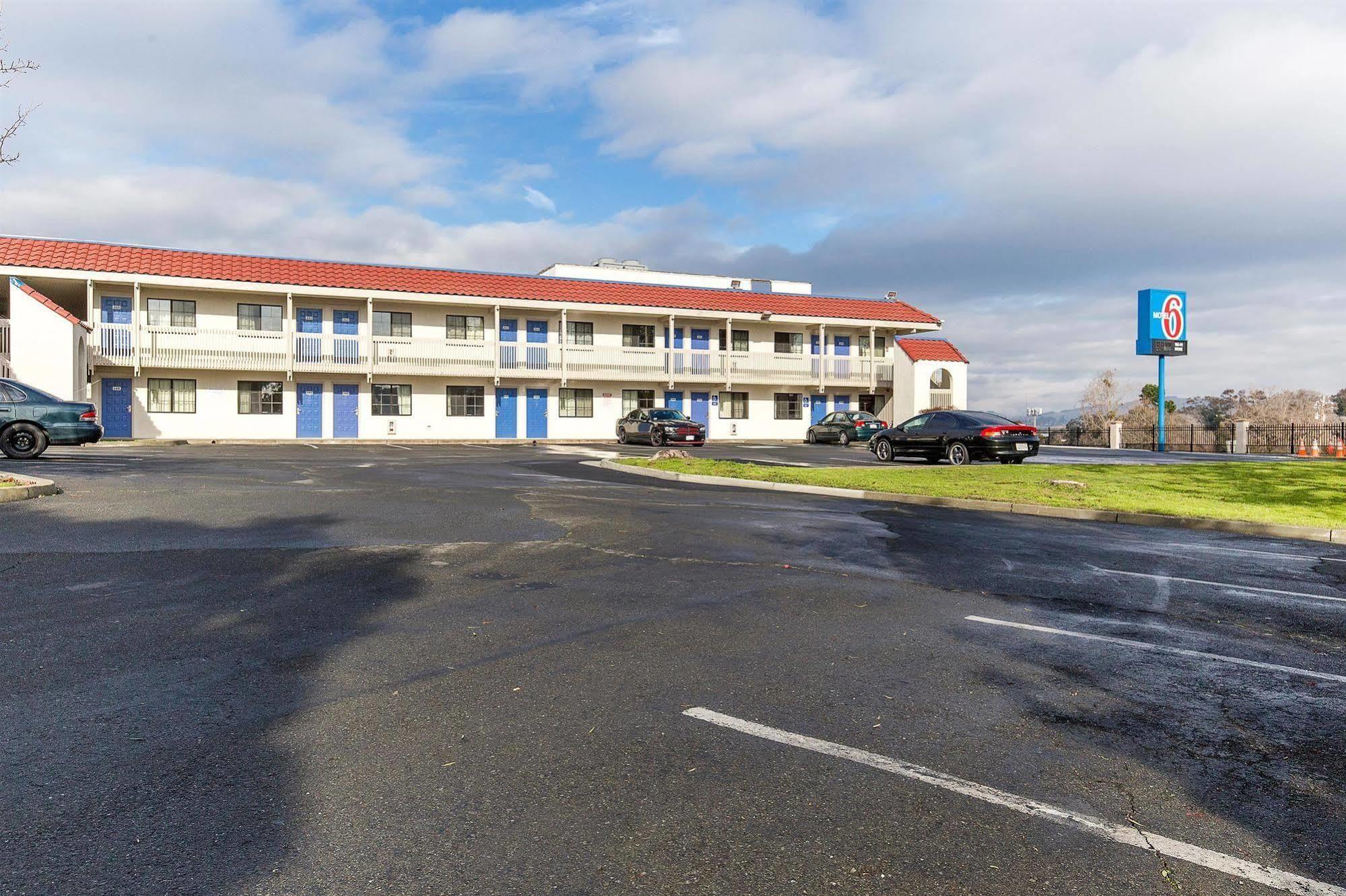 Motel 6 Vallejo - Maritime North Экстерьер фото