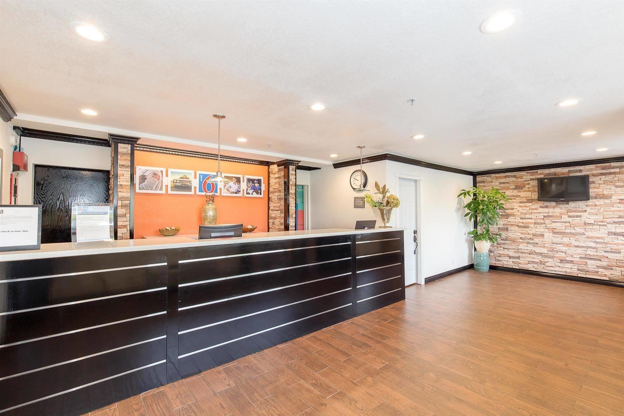 Motel 6 Vallejo - Maritime North Экстерьер фото